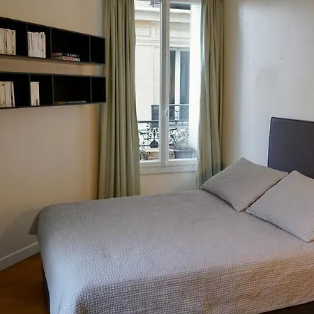 Steps To Luxembourg Gardens Bright Family Flat Apartmán